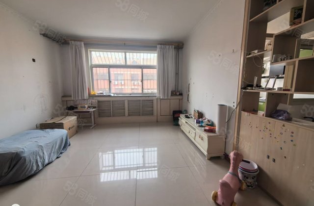 文轩本部 聊大西校 芳苑小区 车库 129平 三室朝阳