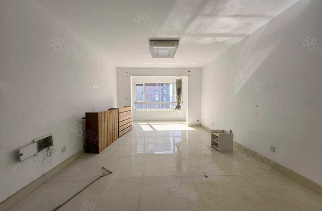 英伦花园 东昌中学 元宝户型 3室2厅 看房方便 有钥匙