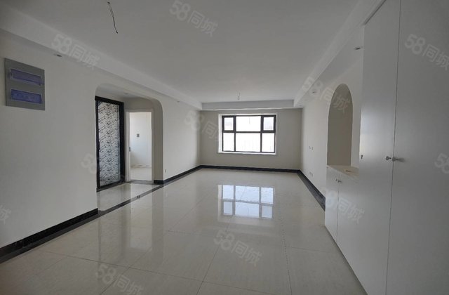 人民公园旁 中央帝景 新房未住 四室双卫带车位储藏室东边户