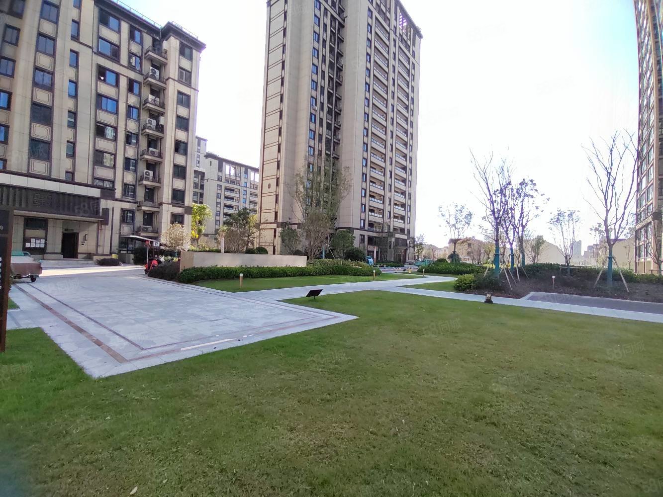 荣润晨熙府3室2厅2卫115㎡南123.8万