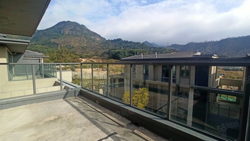 联排别墅登云湖二期有天有地2500亩生态公园来电看实地