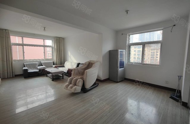 送车库 七中东邻 欧景丽都 三室双卫 地暖房 边户好楼层