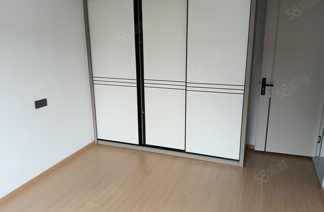 县前社区(广陵路12号,东城路10-21号)2室1厅57㎡62万二手房图片