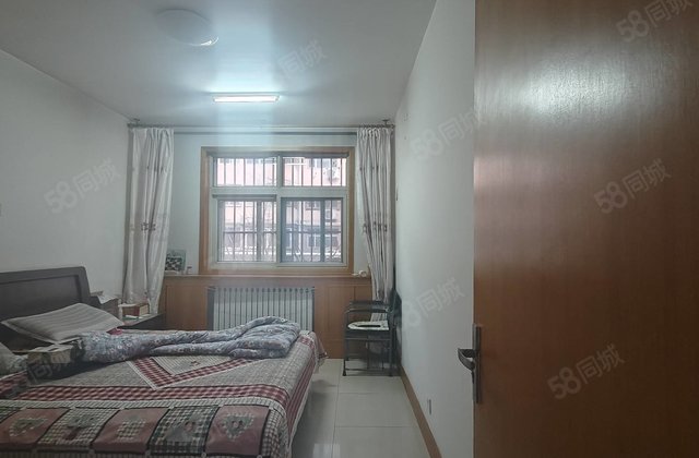 房市中心！新世纪花园三室朝阳！送储藏室！免大税！