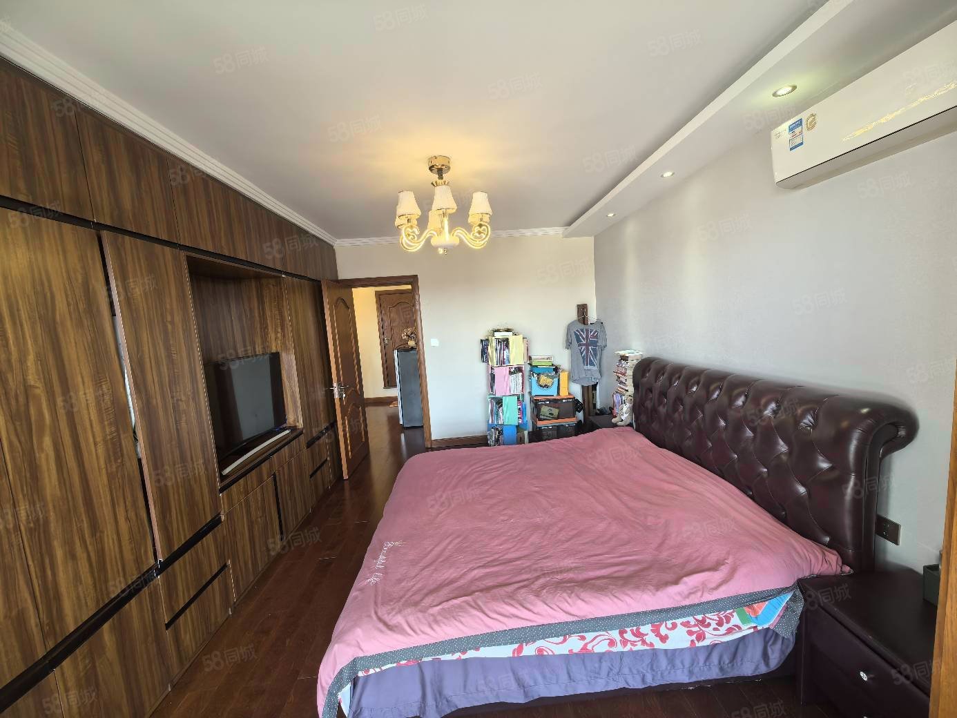 阅海万家b区小块地电梯上跃复式三室两厅两卫近邻一幼一小和九中