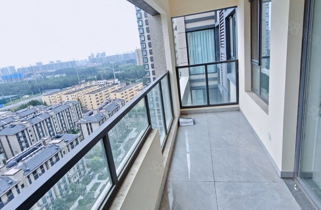 财信水城印象 电梯房 高楼层视野好 近医院 刚需小三居