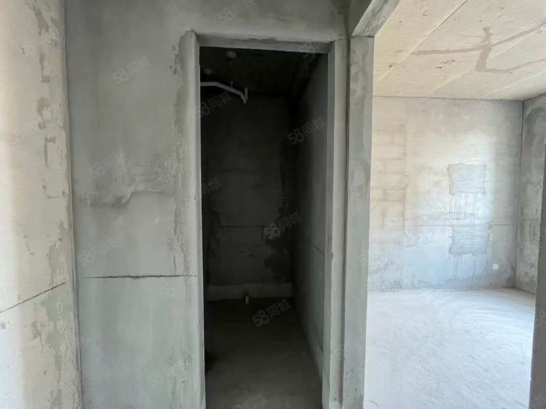 熙樾新城3室2厅2卫143㎡南北93万