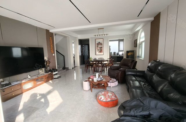 金鼎巷220平268万！7室两厅两卫！城市主人，湖北小区别墅