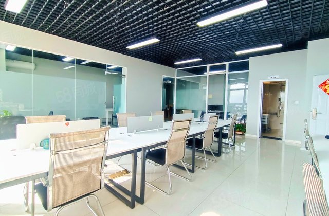 壹中心(商住楼)3室0厅151.76㎡130万二手房图片