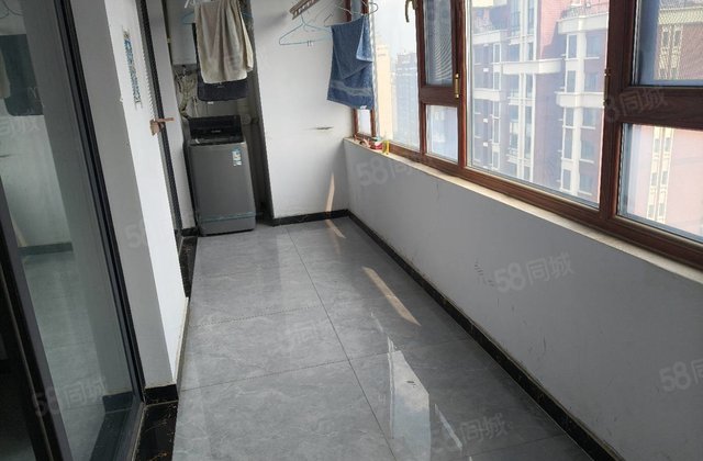 水岸花语二期，莲湖新城，带车位，三室两厅两卫，元宝户型三叶草