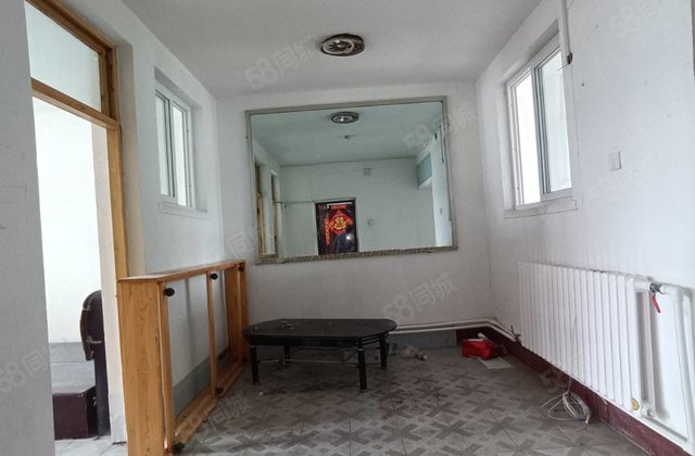 文轩外国语老一中自来水家属院，清华园龙山花园