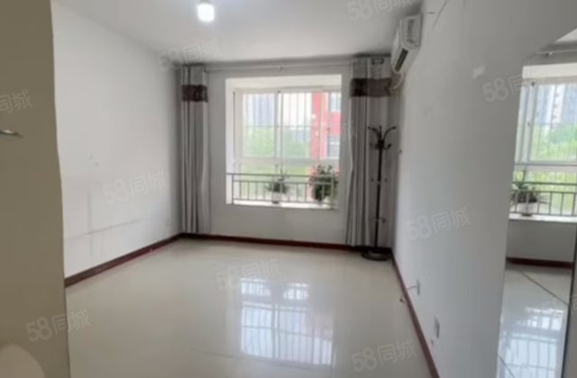 星光水晶城(东区)3楼3居带车库带储119平77万随时看房