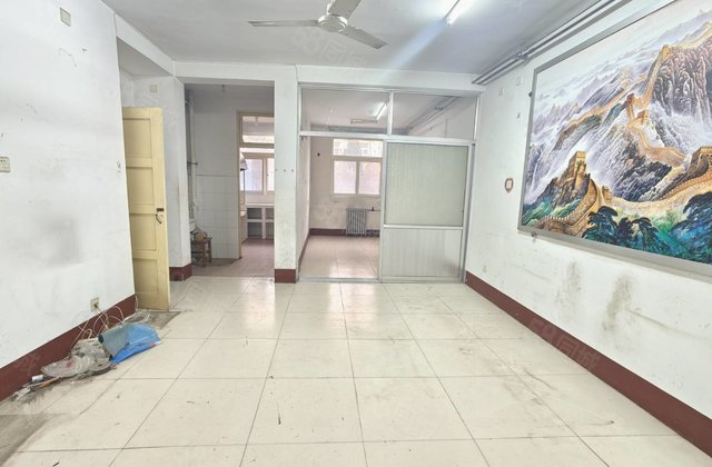 北顺东昌中学 昌华小区一楼  三室 停车方便