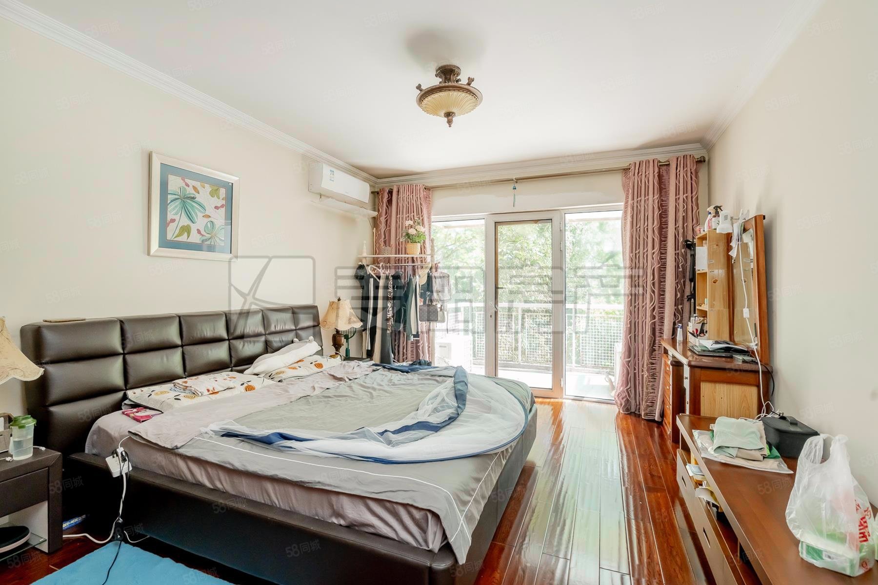 倚林佳園(別墅)5室3廳3衛(wèi)247㎡南北2980萬