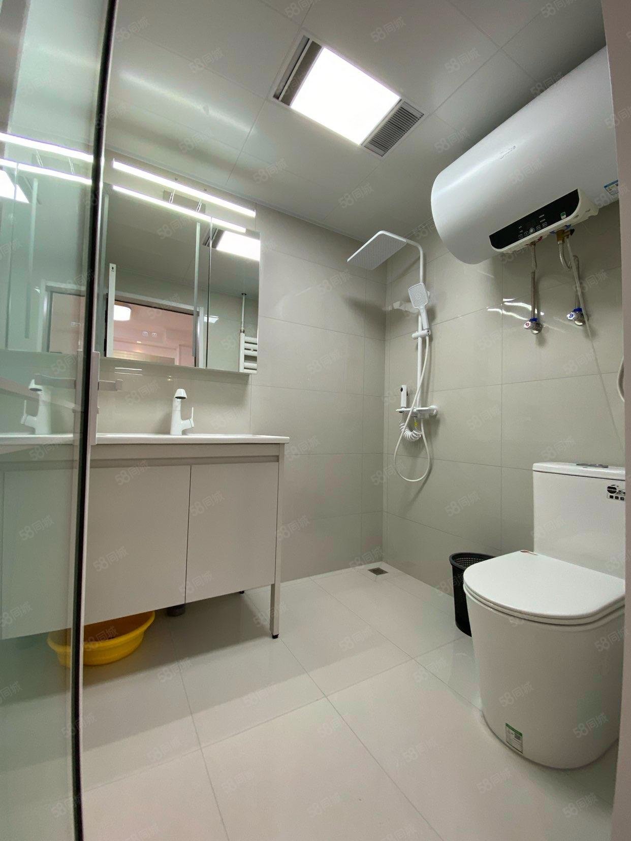 鵬潤家園2室1廳2衛(wèi)101.54㎡西南838萬