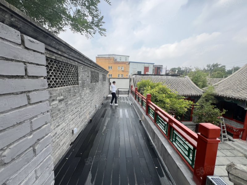 北下洼子胡同小區(qū)5室5廳3衛(wèi)600㎡南北9000萬(wàn)