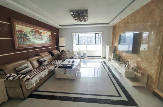 楼龄新 南北通透 交通便捷 双卫 精装可拎包入住 近医院