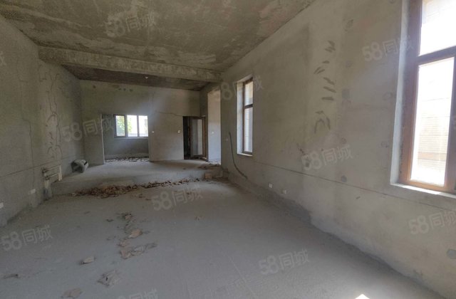 急售聊阳路别墅区盛世天湖一期别墅一至三层送车库送院子随时看房