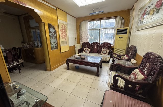 工业 十一中 3室朝阳 汽车总站南有储