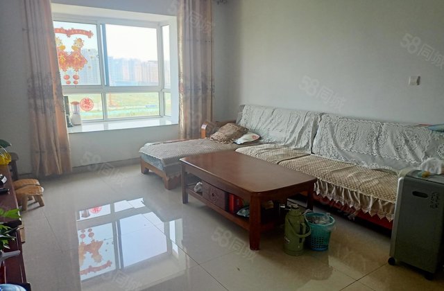 急售翡翠城电梯房 中间楼层 送储藏室 有证免大税 随时看房