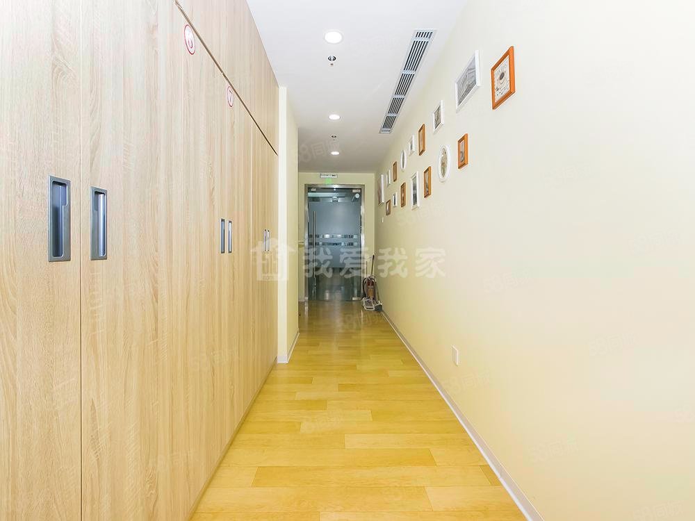 冠城名敦道(A區(qū))1室1廳0衛(wèi)93.13㎡東440萬(wàn)