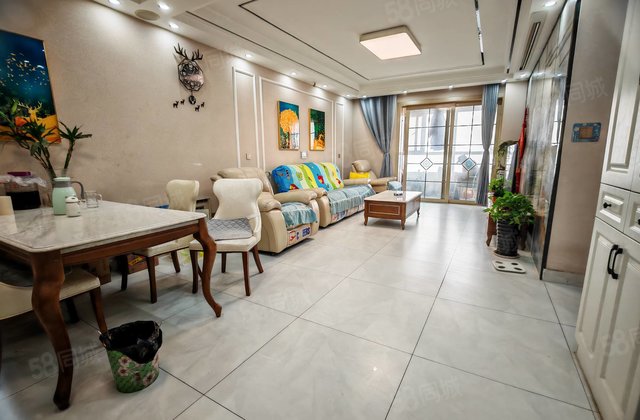 湖边，城市主人，名人苑，观一品电梯小高层三室两厅精装修带储