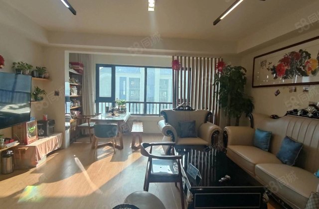 绿地蔚蓝城3室2厅131.92㎡83.6万二手房图片