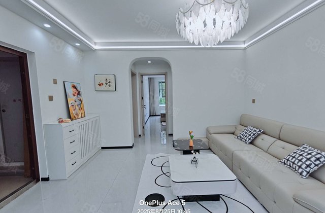 香江附近精装三室急售  南北通透 带家具家电