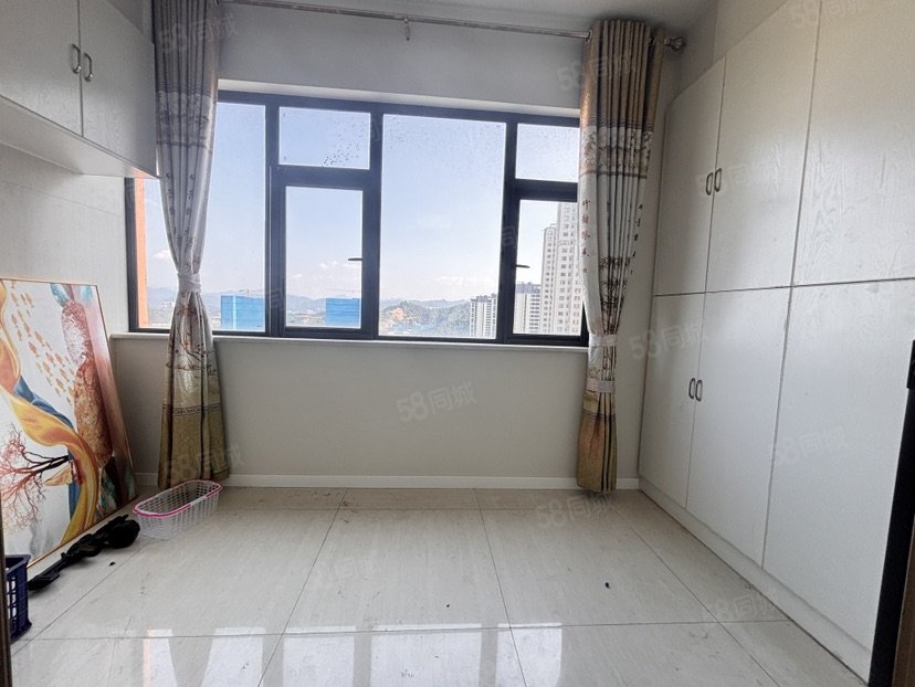 中瑞领航城3室2厅1卫108㎡南北63.8万