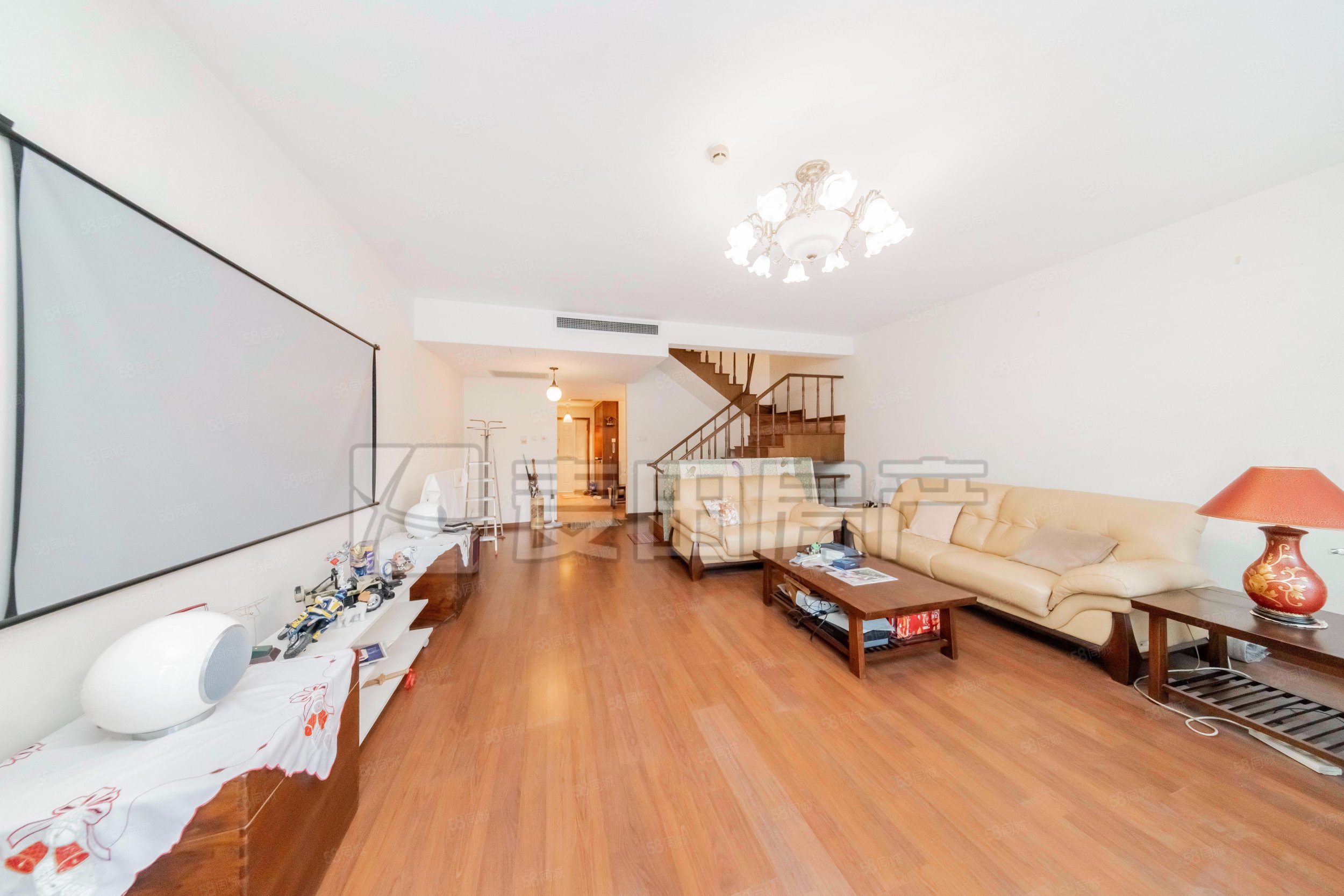 雪梨澳鄉(xiāng)(別墅)4室2廳3衛(wèi)185.04㎡南北1430萬