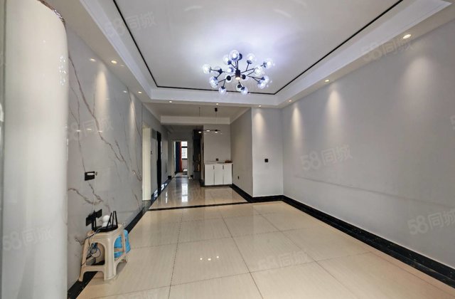 区政府，孟达国际B2，三室两厅两卫带储藏室