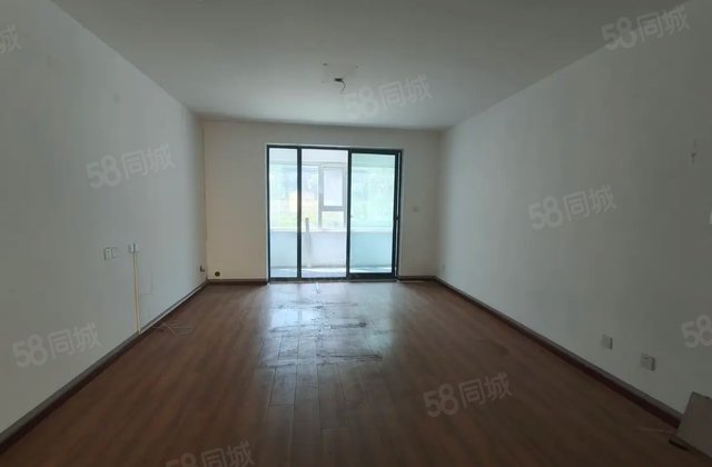 建设路 三叶草户型 单价六千多 莲湖新城旁 带车位地下室