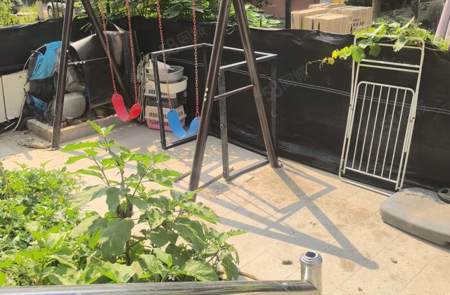 湖边一楼带院子 中通时代豪园三期 三室朝阳 送车位