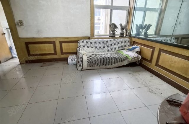 文轩中学本部，龙山北区  文轩花园 低楼层两室 财局 免大税