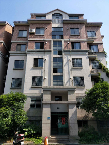 卧龙山水绿都