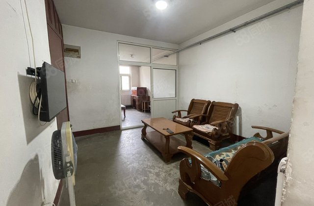 单价4千多，和馨园，星光小区，双气齐全，育红，送储，免大税