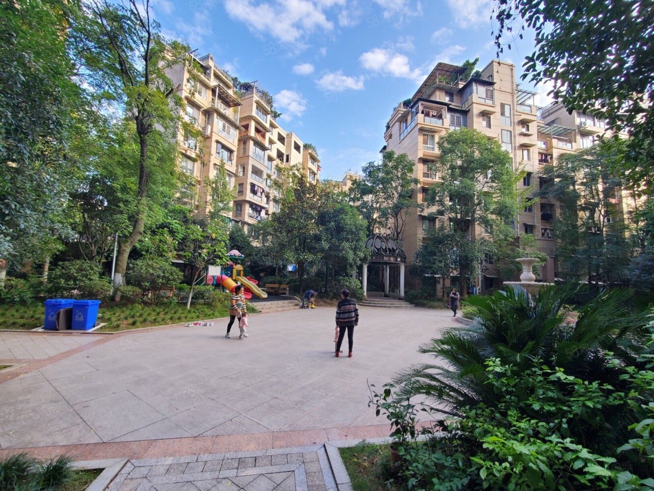 南湖郡3室2厅2卫104㎡南北79.8万