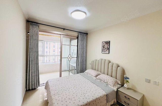 公园首府 锦绣香邸 小高层 好楼层精装三室两厅 送车位储藏室