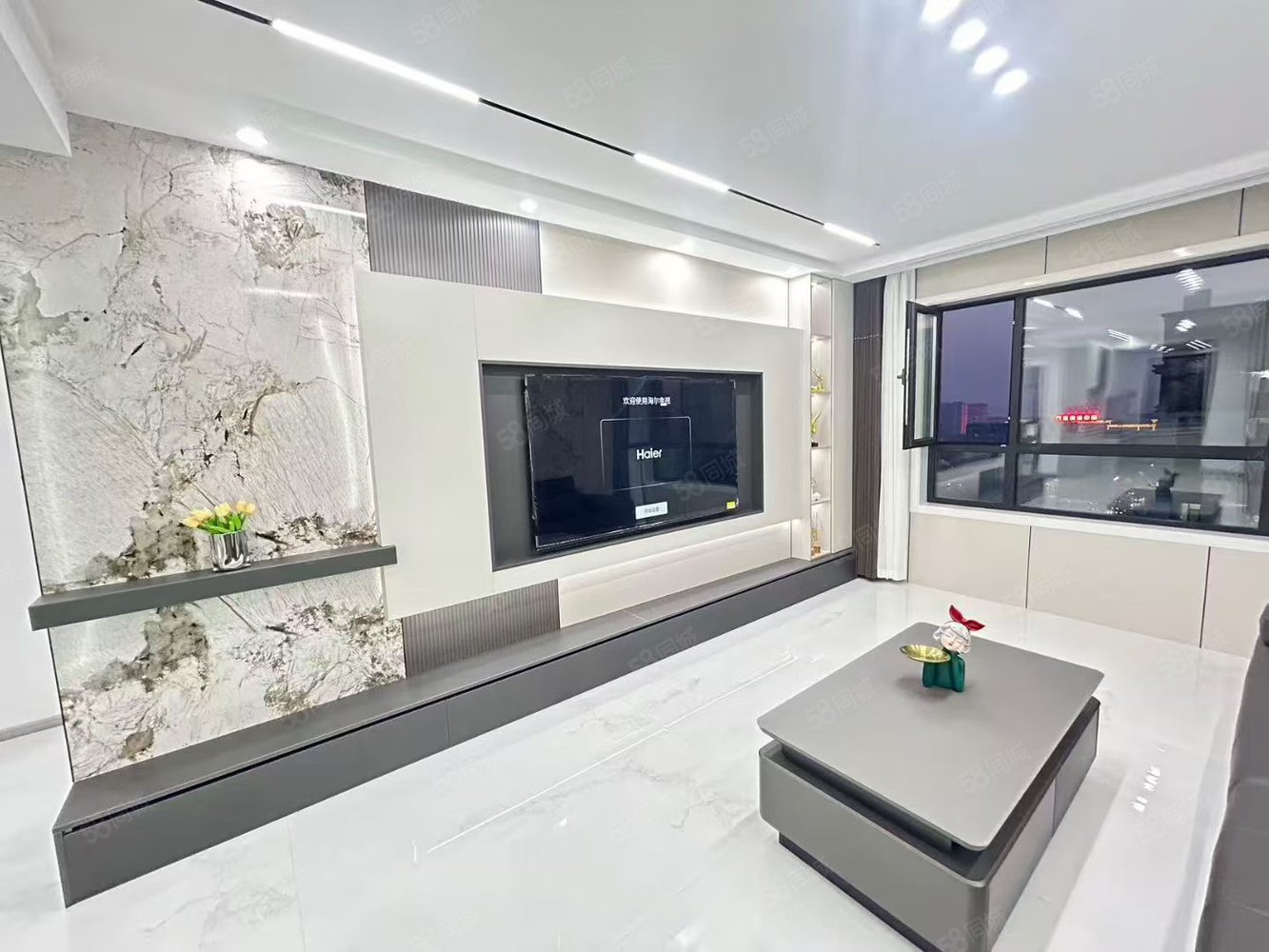 居然世界里2室2厅1卫82.41㎡南北39.8万