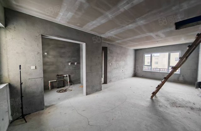 保利罗兰香谷二期3室2厅118㎡49.5万二手房图片