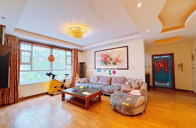 凤凰新城带地上独立车库精装修三室朝阳！另赠储藏室免大税可看房