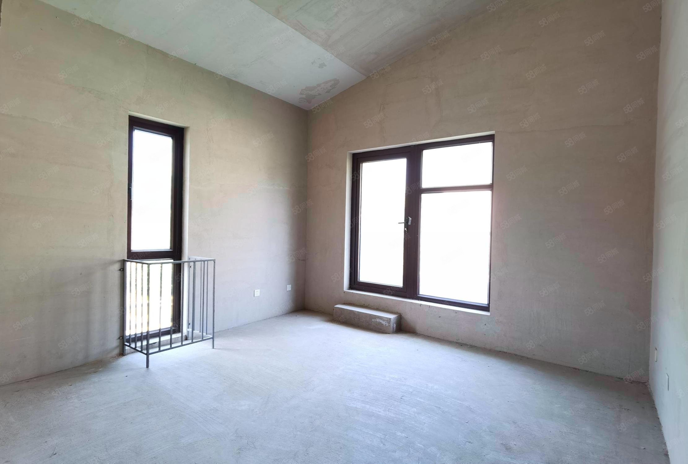 雁棲半島5室3廳4衛(wèi)428.06㎡南北3850萬