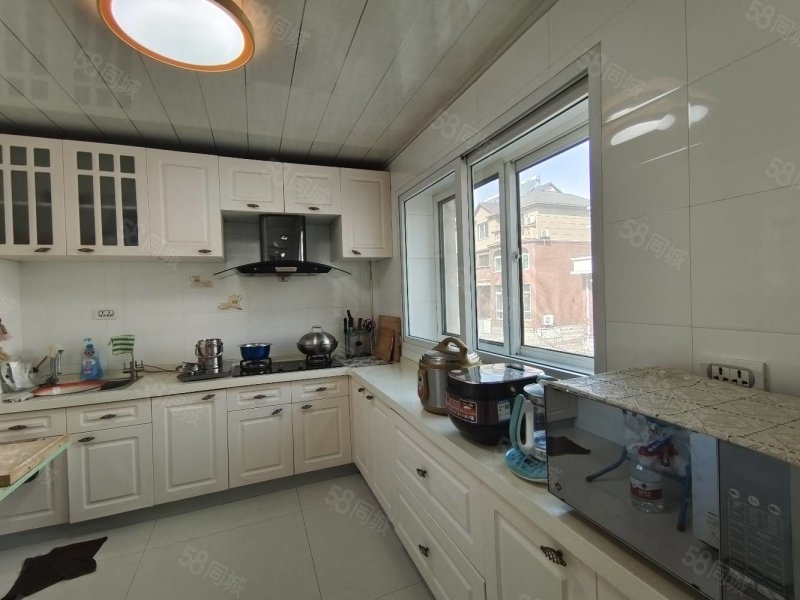 双龙新村(别墅)4室2厅3卫195㎡南北125万