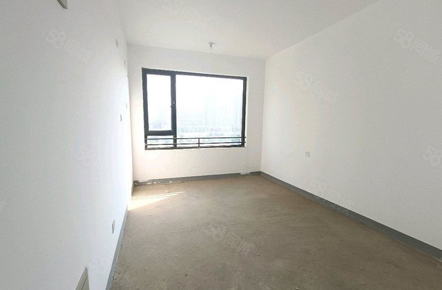 绿城百合新城 双卫格局 近医院 楼龄新 商品住宅 三居