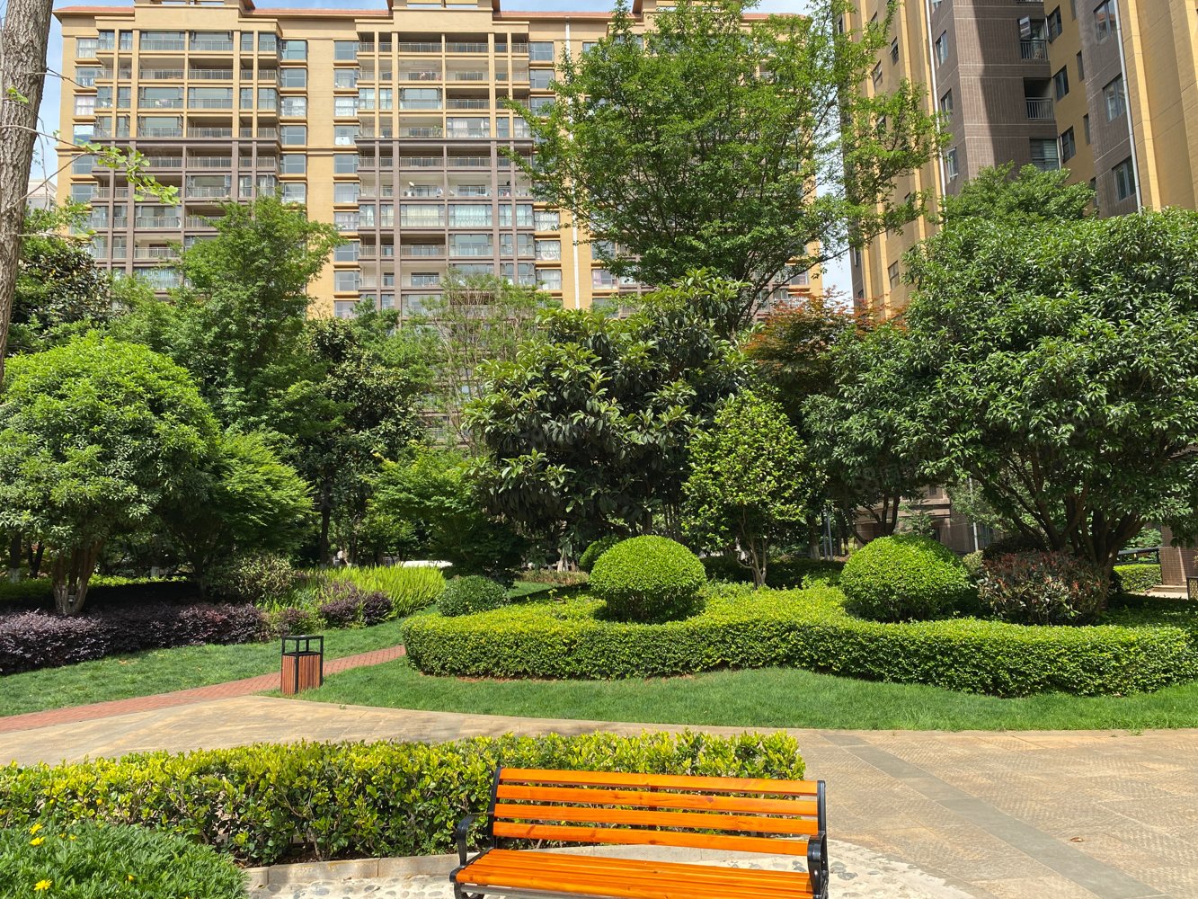 时代俊园184急售109万中间楼层通车库满两年