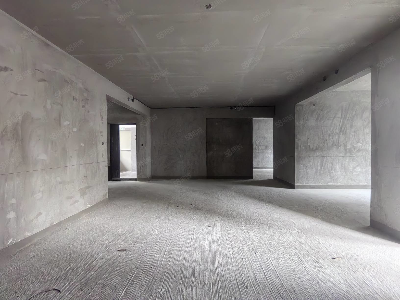 国瑞麓林府4室2厅3卫142㎡南北125万