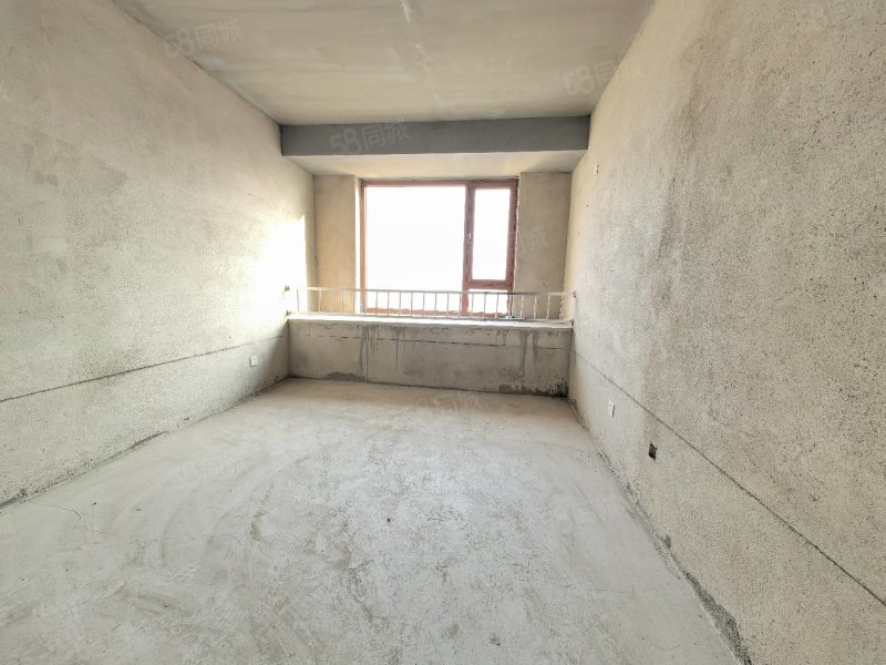 融城樾府3室2厅2卫140㎡南北130万