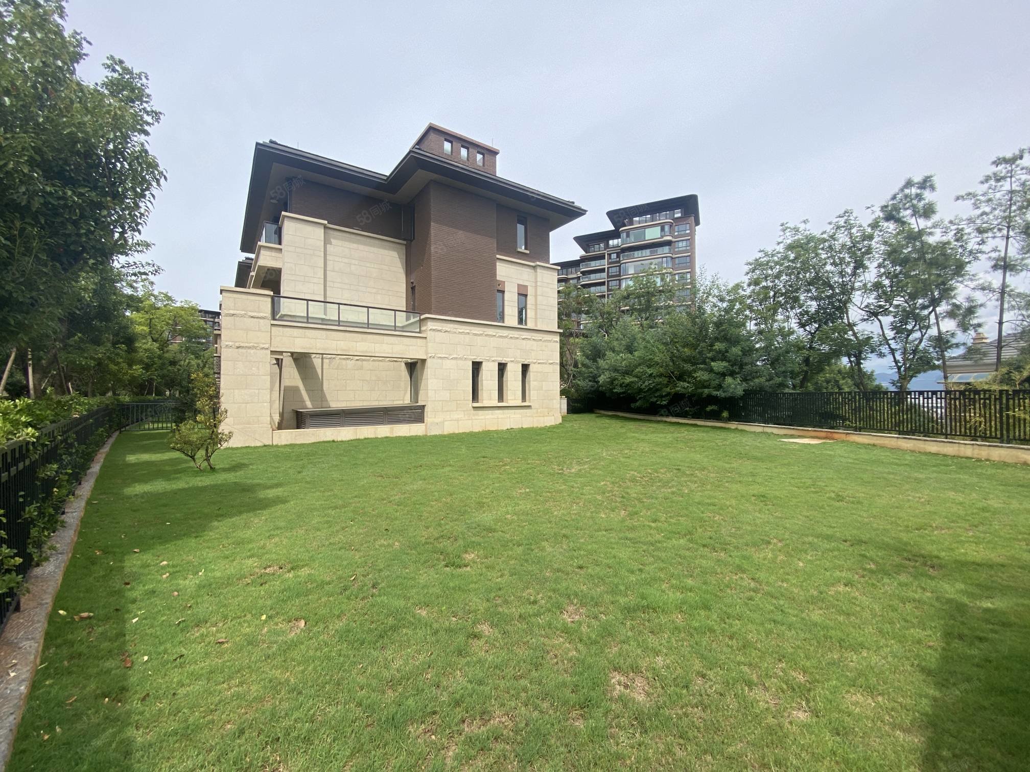 现房别墅,送360平超大花园,在家里打高尔夫,抚仙湖欢乐大世界-玉溪58