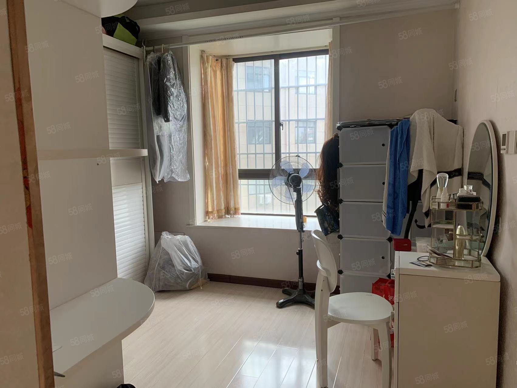 丽阳春都3室2厅2卫128.88㎡南82万