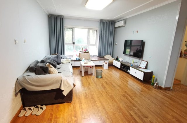 水岸花语 一楼 精装三室带车位储藏室 随时看房